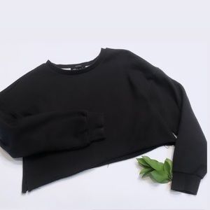 Forever 21 black cropped crewneck • Medium
